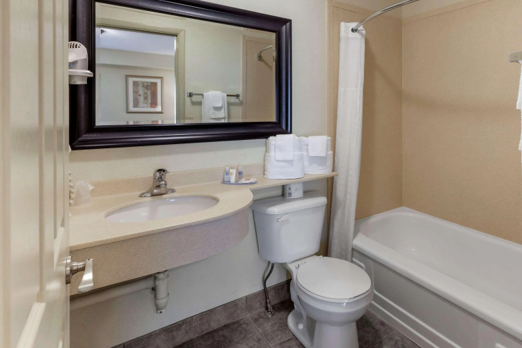 Comfort Inn & Suites Thousand Islands Harbour District photo 10