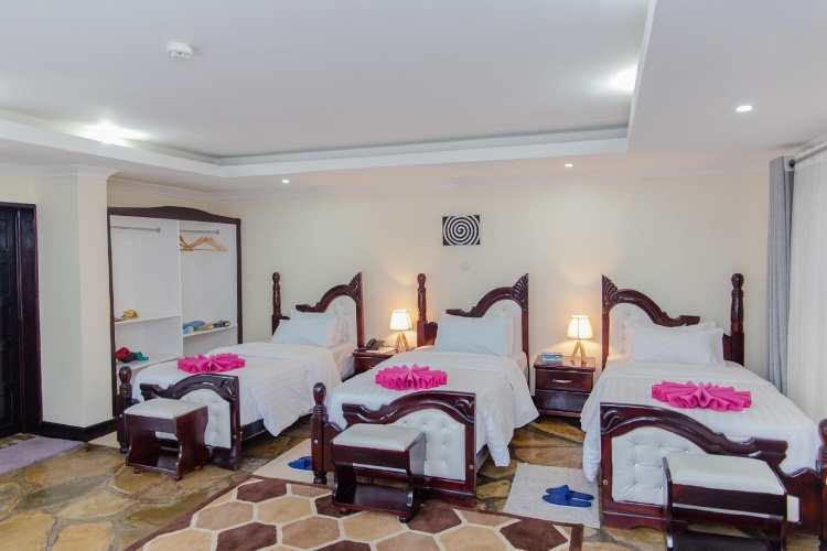 Standard Triple room with balcony