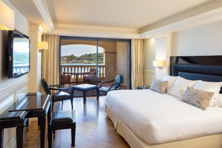 Superior Triple room with sea view