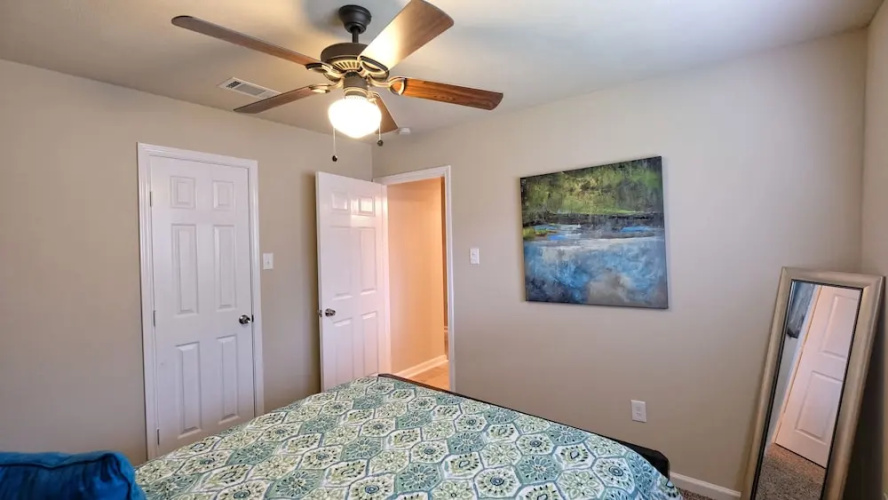 15707 Sandy Hill