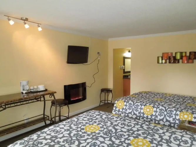 Deluxe Quadruple room