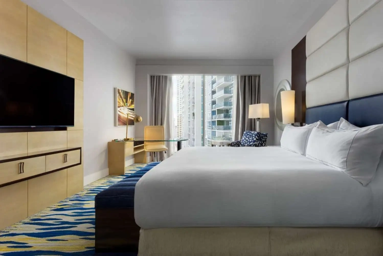 Deluxe Double room with city view
