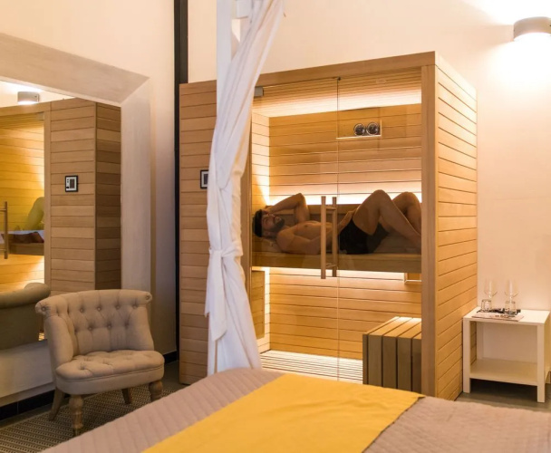 Snob Luxury Suite