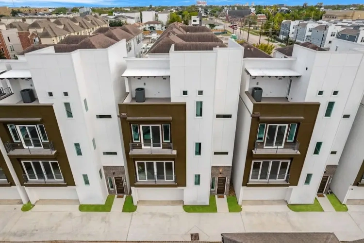 Luxurious 3 Bed3 Bath Near Downtown Houston
