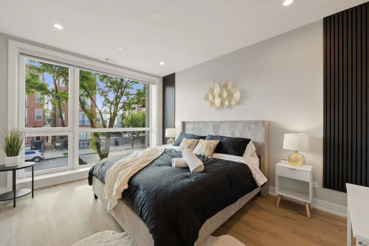Bright 2bed 2bath in Brand New Pilsen Development