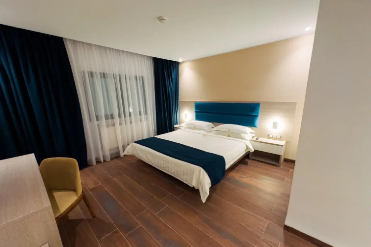 Al Bayt Hotel