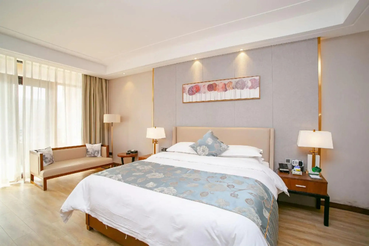 Huatian Hotel