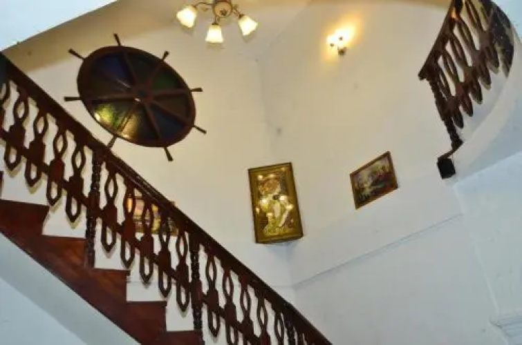 Pinidiya Hotel