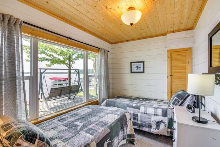 Lake Hubert Cabin w/ Private Deck + Boat Dock