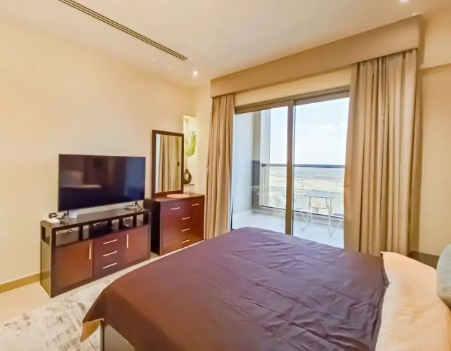 Whitesage - Elegant Studio With Balcony Overlooking The Canal