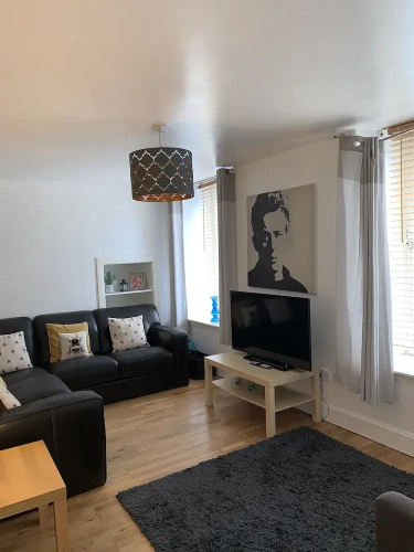 Charming 5-bed Apartment in Edinburgh