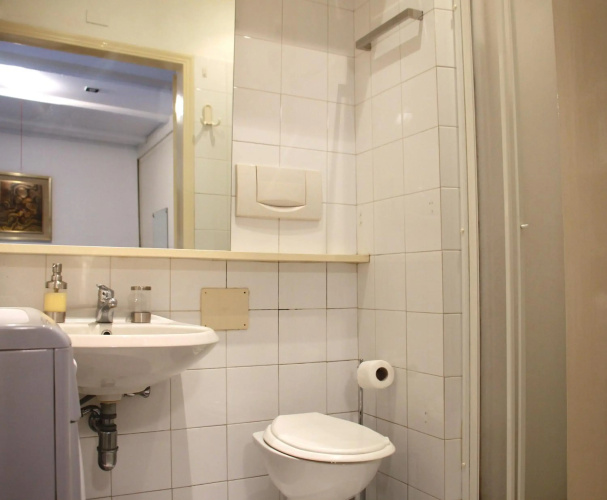 Basement Turati 3 -Consulates District