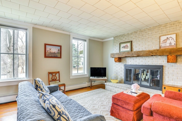 5 Bedrooms Cottage
