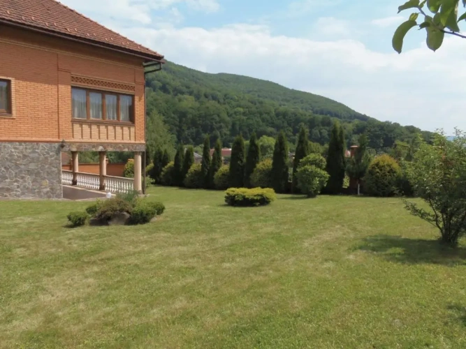 3 Bedrooms Luxury Apartment