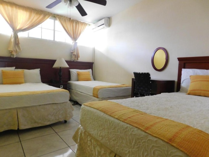 Standard Triple room