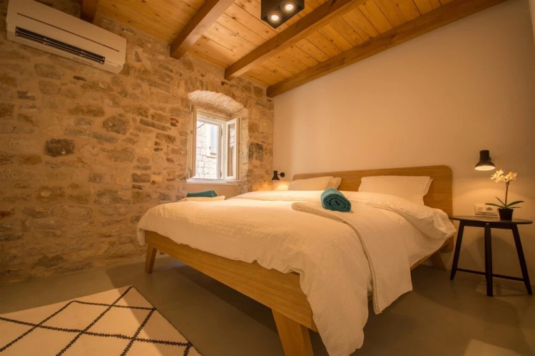Casa Sepia
