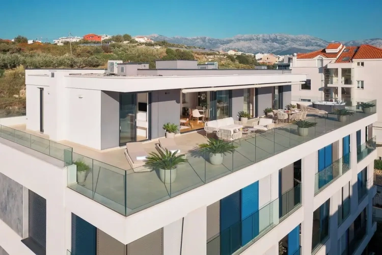 Deluxe Apartment