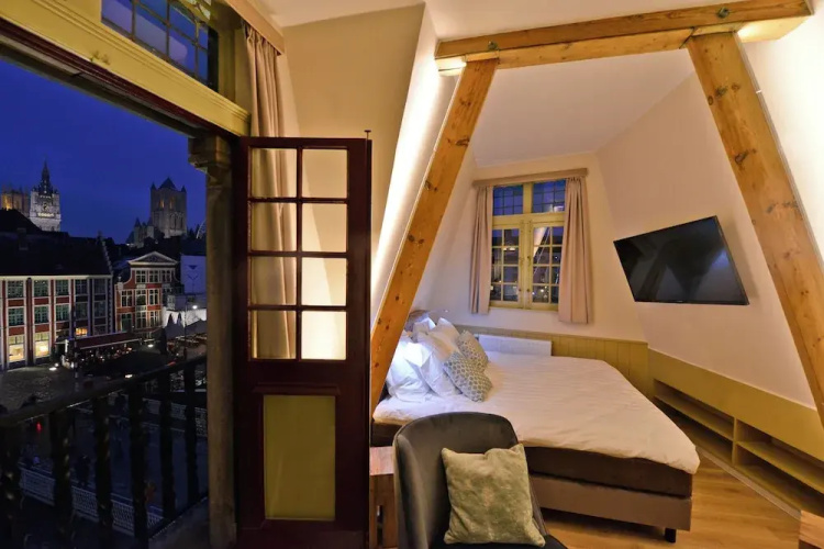 Rooms With A View