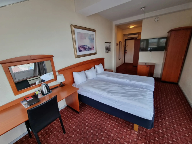 Chesterfield Hotel