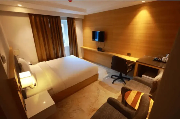Luxus Inn Hotel