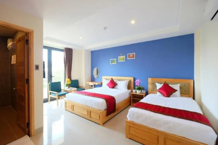 Standard Triple room with balcony