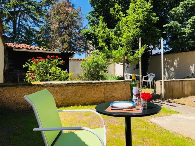 Studio with garden view