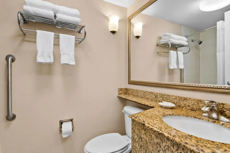Best Western Plus North Haven Hotel photo 11
