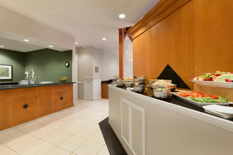 Embassy Suites by Hilton Newark Wilmington South photo 14