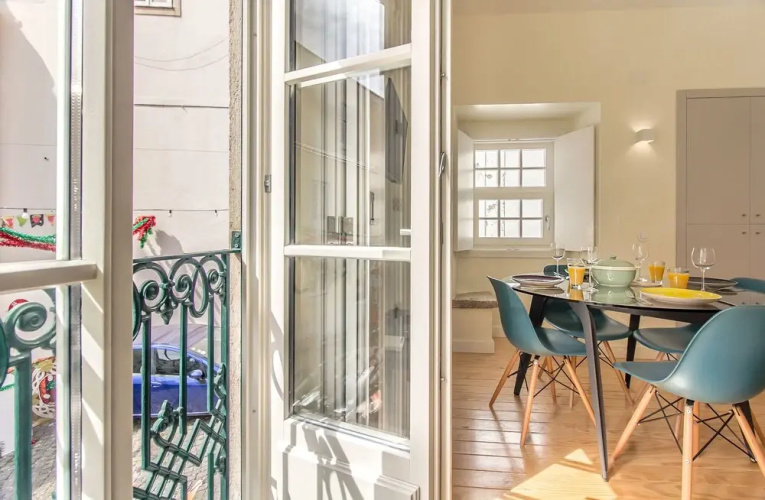 Design Apartment in Typical Alfama