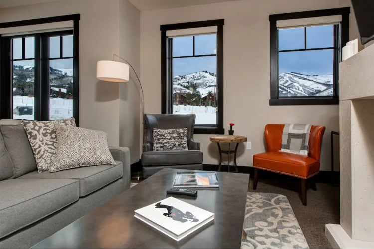 3815 Blackstone Drive Townhome by RedAwning
