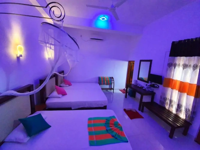 Standard Triple room
