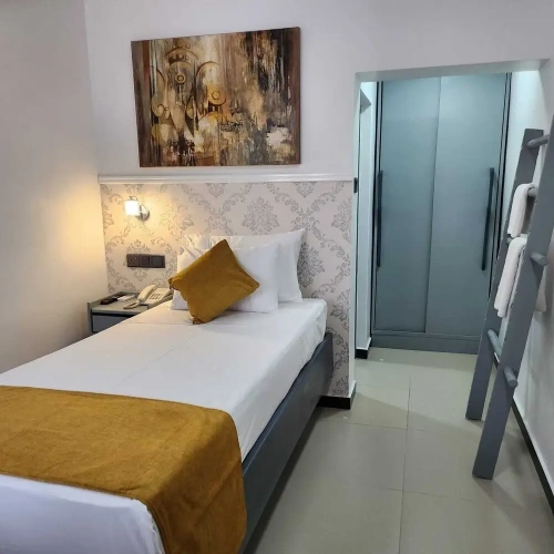 Deluxe Single room