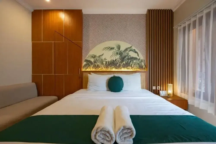 Superior room with balcony and with pool view