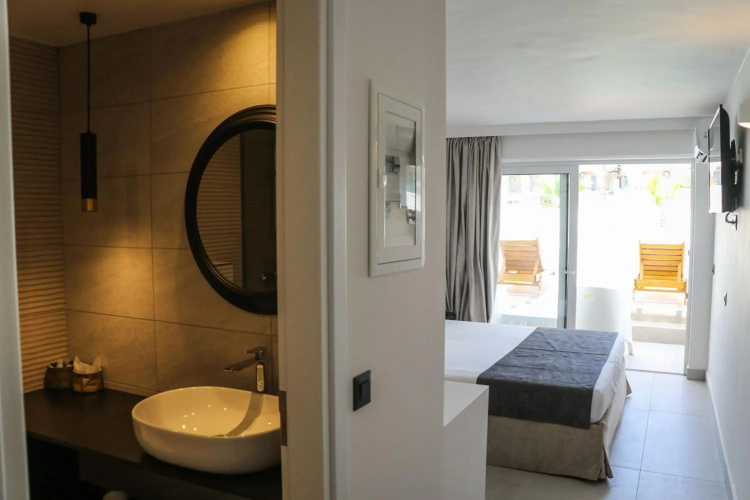Kamari Beach Hotel - All inclusive