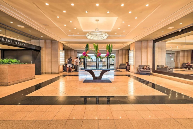 Waterfront High-Rise Condo - Miami Beach 5 Mi