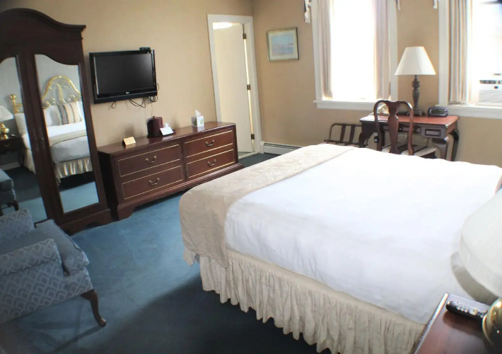 Waynebrook Inn, Est 1865