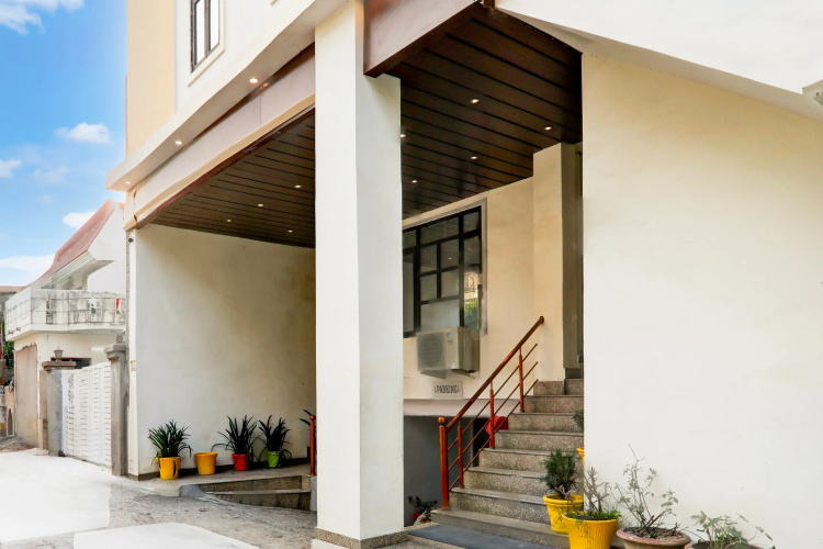 Super OYO Hotel O Indira Nagar