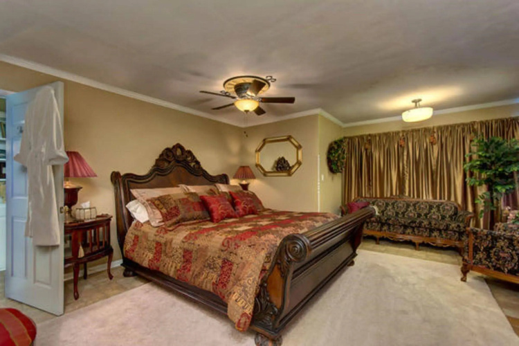 The Foxtrot Inn