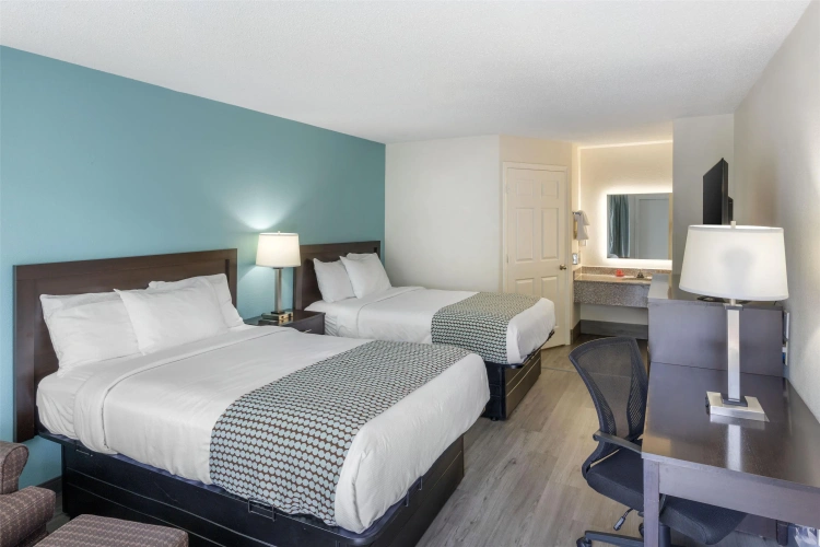 Standard Quadruple room