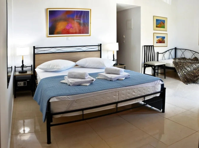 1 Bedroom Standard Triple room with balcony