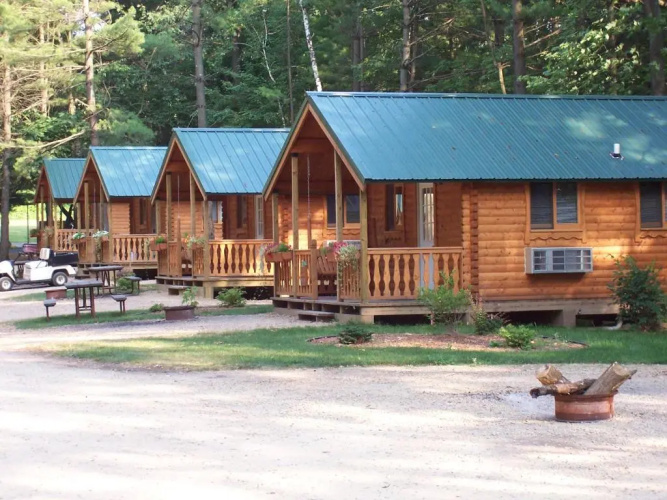 2 Bedrooms Chalet