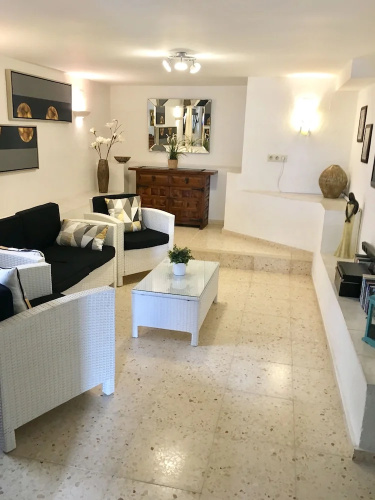Beautiful 2 Bedroom Apartment