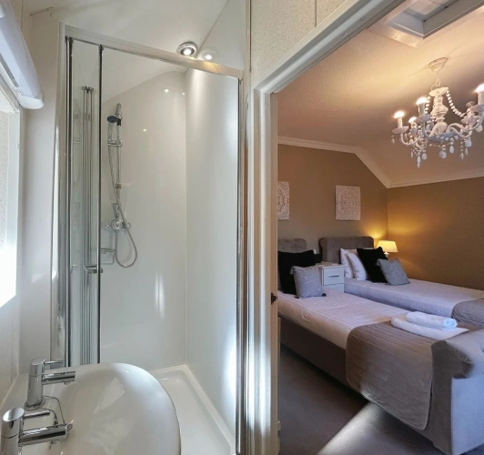 Standard Twin room with mountain view