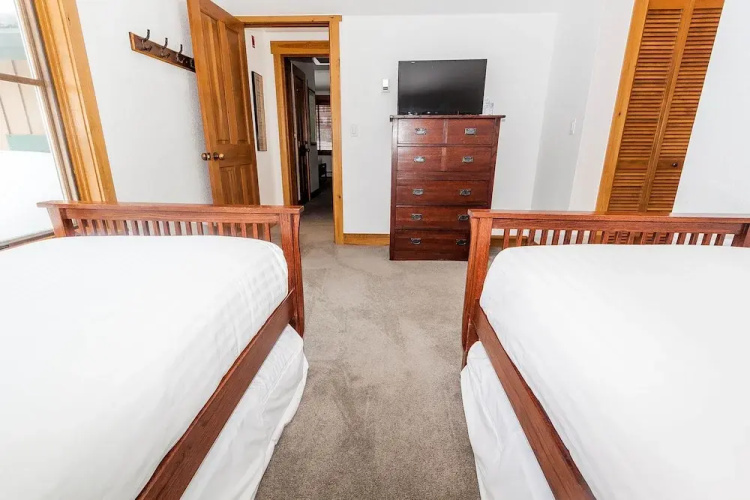 Ski Tip by Summit County Mountain Retreats