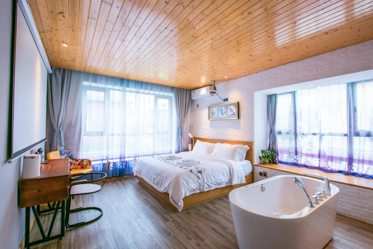 JiaoChangWei Maan CoCo Travelling With Hotel