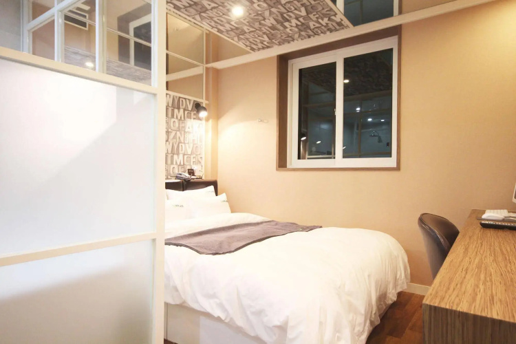 Haru Hotel