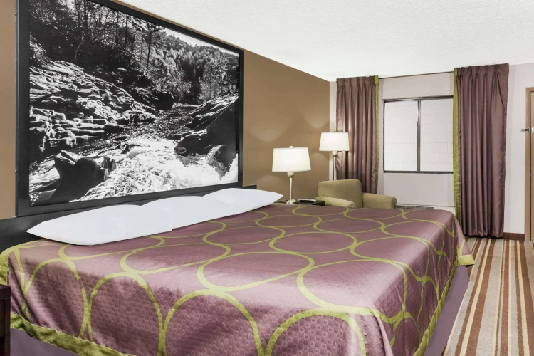 Super 8 By Wyndham Monteagle Tn