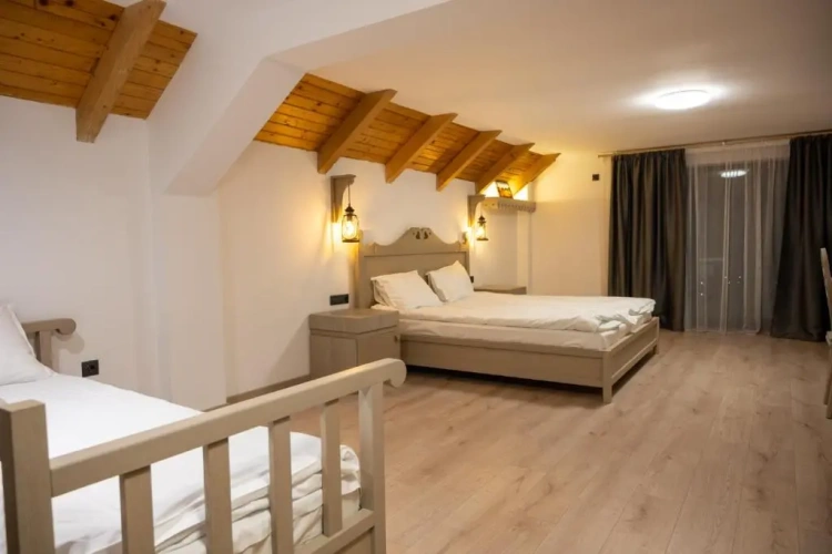 Standard Triple room with balcony