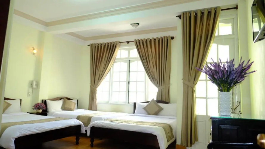 Hotel Le Huynh