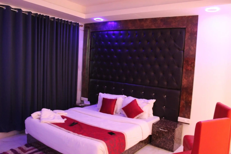 Luxury Suite